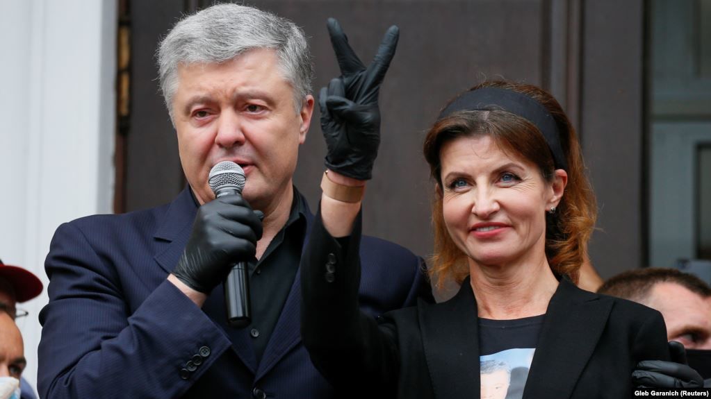 Посольство США в Украине высказалось против ареста Порошенко.