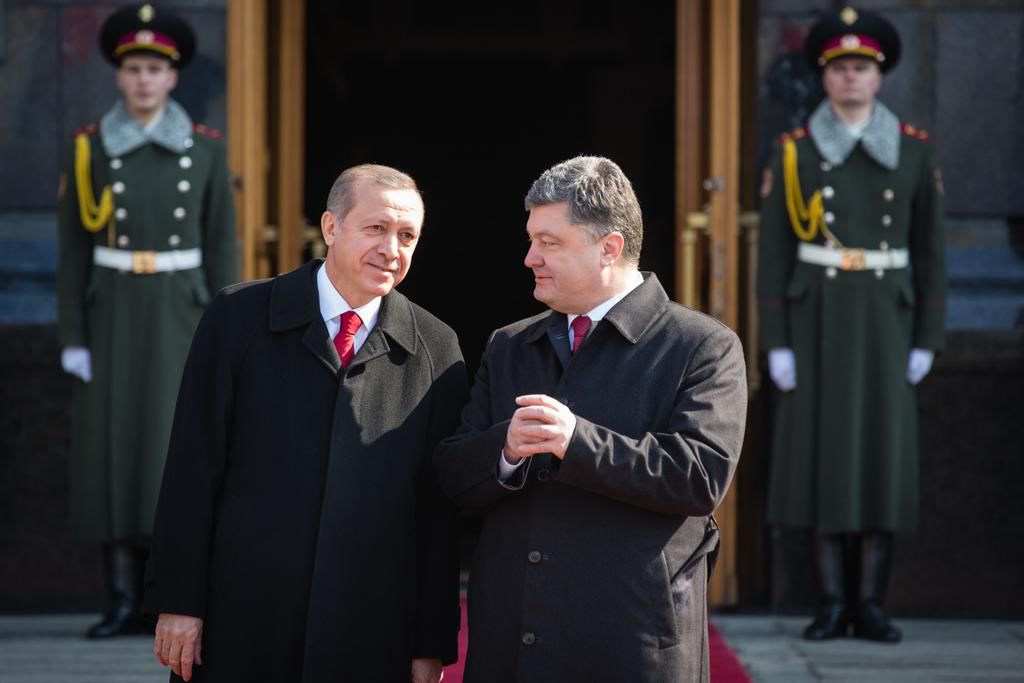 Стороны договорились, что Порошенко нанесет визит в Турцию.