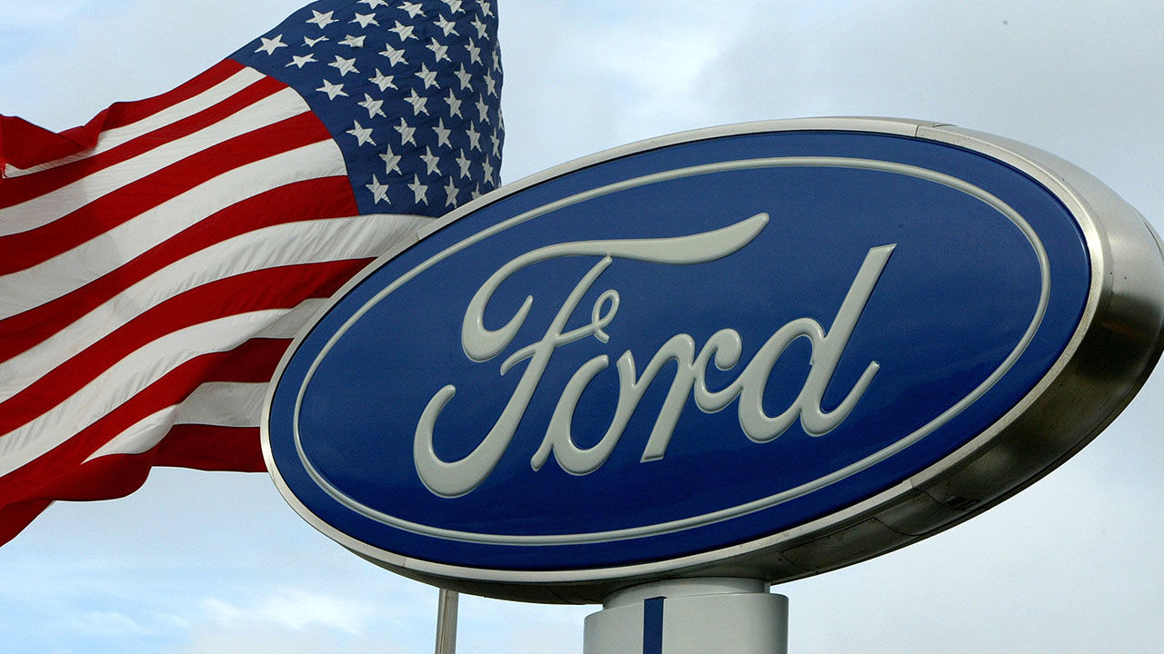 Ford отзывает более 2 миллионов авто из-за неисправных дверей.