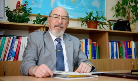 Профессор, специалист в области конституционного права Николай Осмокеску.