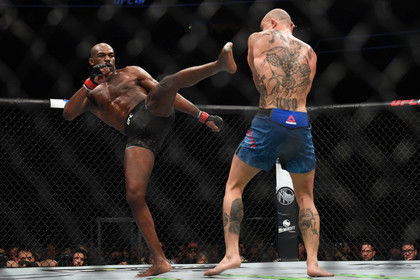 Бой Джонса и Смита был главным на турнире UFC 235 в Лас-Вегасе.