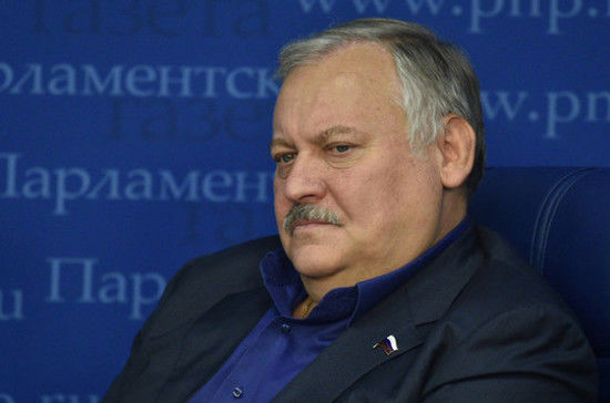 Первый зампред комитета Госдумы по делам СНГ, евразийской интеграции и связям с соотечественниками Константин Затулин.