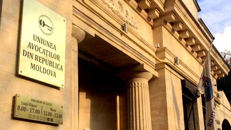 Коллегия адвокатов рассмотрит жалобу Влада Филата на адвоката Игоря Попа.