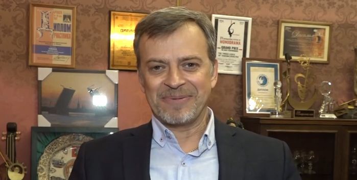 Харет: "Чаще улыбайтесь в новом году, будьте здоровыми и счастливыми!"