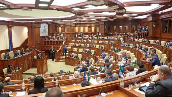 Представители Генпрокуратуры сказали, что в прокуратуре нет ни одного дела о коррупции среди депутатов. Фото: Facebook/dodon.igor