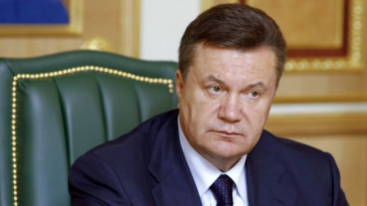 În acelaşi dosar figurează numele mai multor judecători de la Curtea Constituţională, dar şi alţi funcţionari ucraineni.
