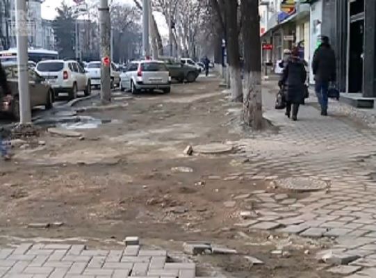 Saptamana aceasta vor fi dati jos zeci de arbori si sunt preconizate lucrari la reteaua electrica, cat si pe trotuare.  