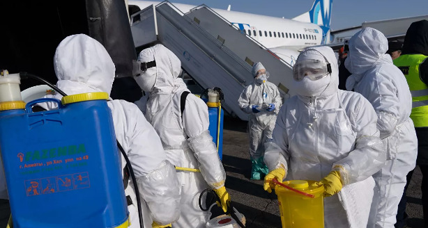 Казахстан готов депортировать прибывших из стран со вспышкой COVID-19.