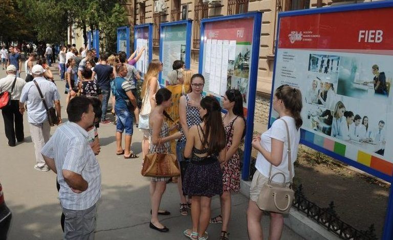 Право, журналистика и финансы - самые востребованные факультеты.