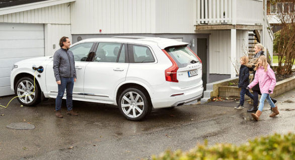 Volvo introduce mașinile autonome pe drumuri publice