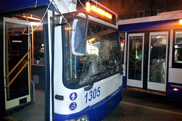 Tragedie: Un bărbat a murit accidentat de troleibuz