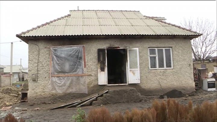 Minuni de sărbători: O familie din Strășeni și-a reparat casa arsă