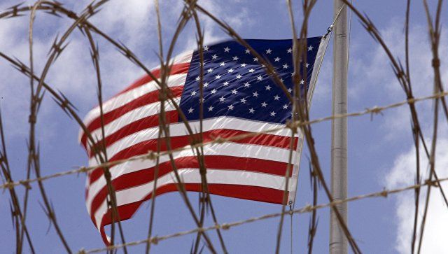 В США выпустили на свободу американца Валентино Диксона, который отсидел в тюрьме 27 лет за преступление, которого не совершал. 