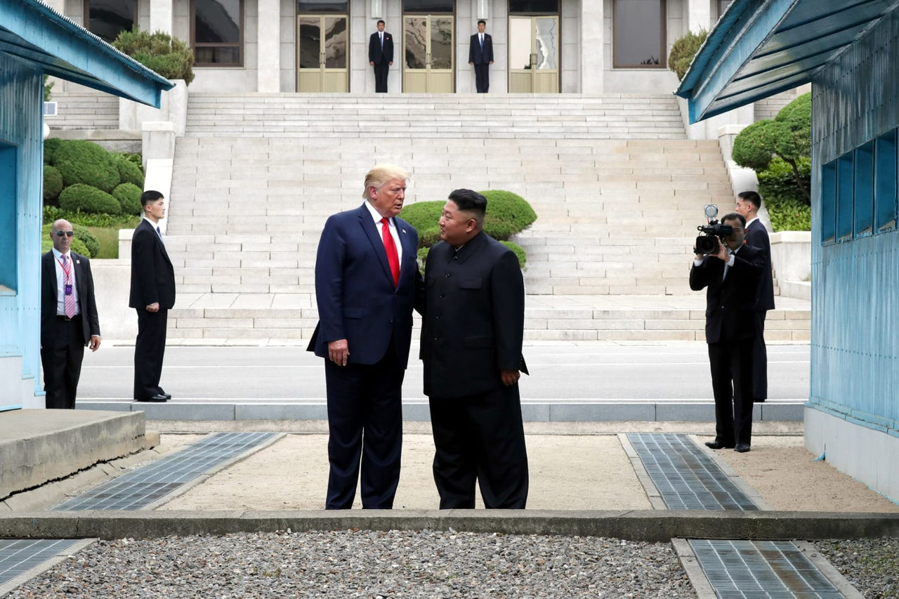 Трамп сообщил о планах встретиться с Ким Чен Ыном.