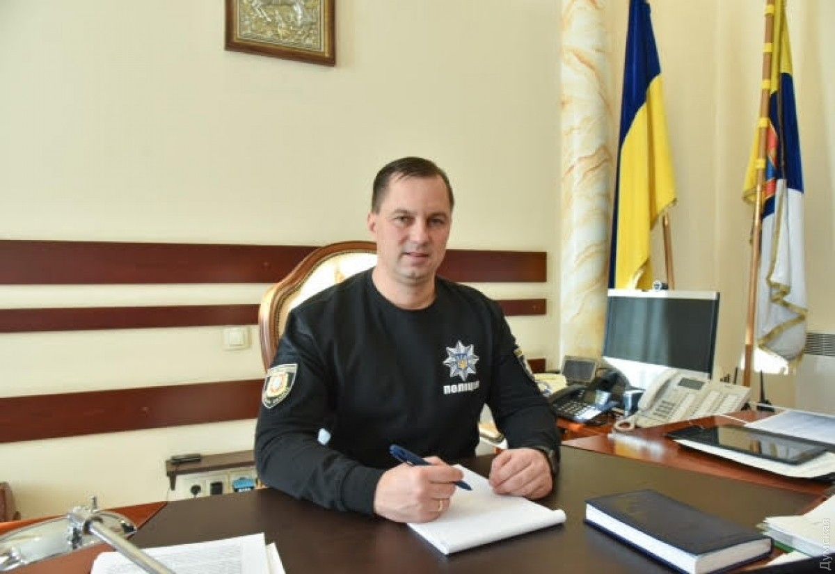 Глава одесской полиции не справился с украинским языком и попал на видео.