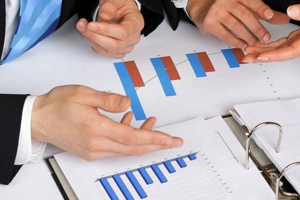 Рекомендуется установить на 2 года коэффициент 1,5 налога на доходы.