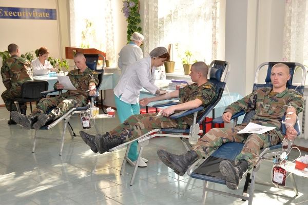 Более 250 военнослужащих приняли участие в сдаче крови.