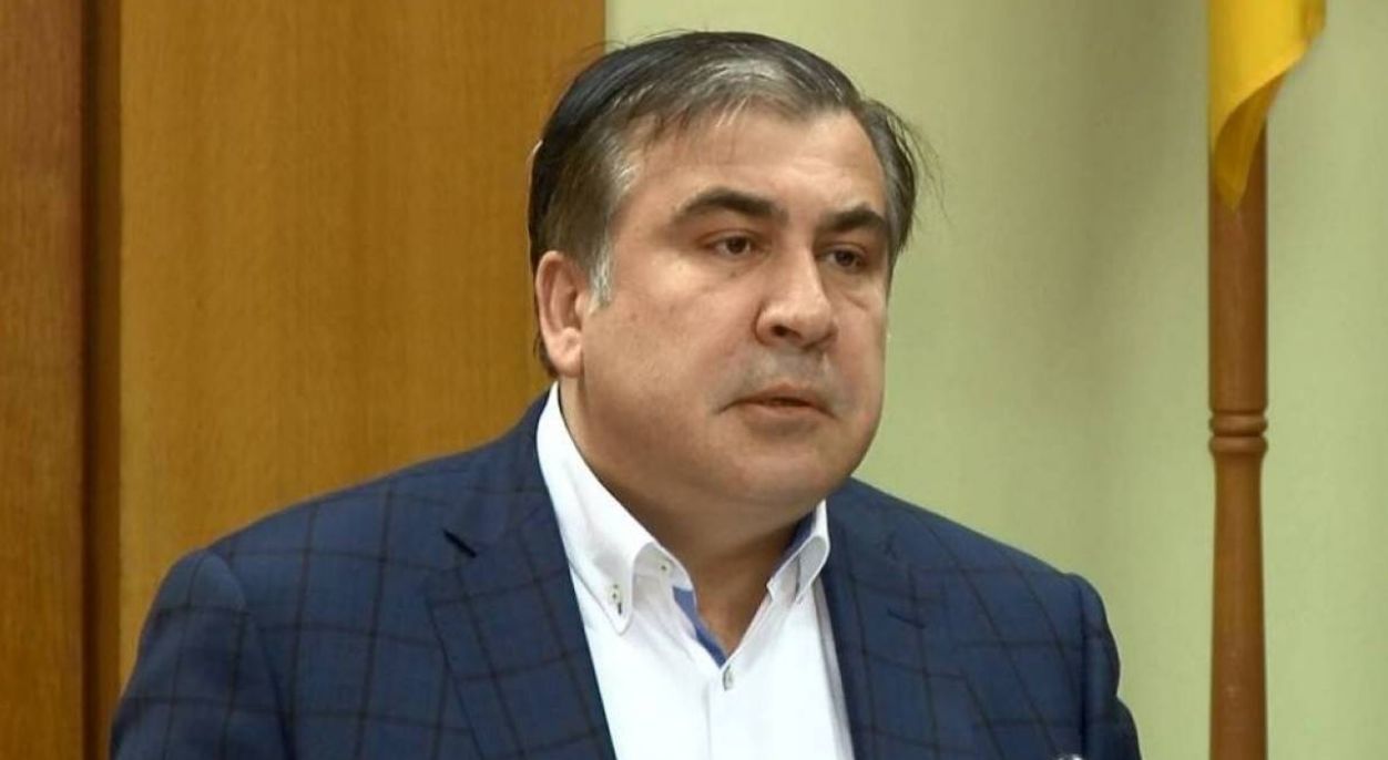 В Грузии заявили, что Саакашвили в тюрьме начал есть.