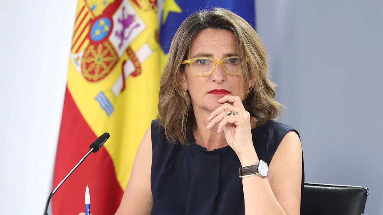 Вице-премьер Испании Рибера: Поставки газа из России в Европу за год упали на 80%.