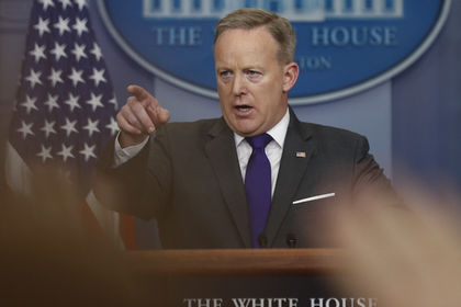 Трамп разочарован тем, как отработал первые две недели его пресс-секретарь Шон Спайсер.