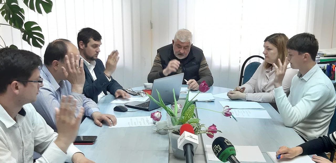 В среду в примэрии Кишинева Комиссия ЖКХ провела слушания по ряду вопросов.