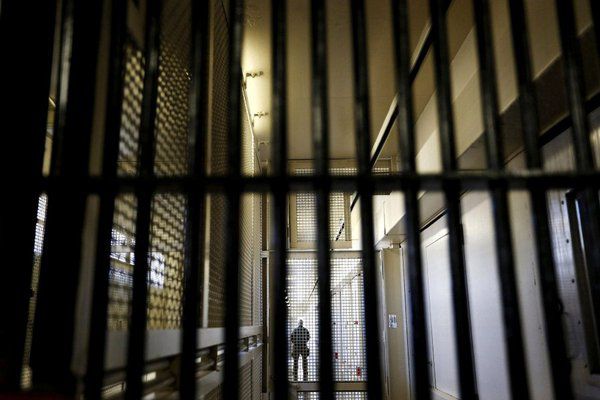 Суд также обязал осужденного выплатить 20 тысяч леев родственникам погибшего. Фото: pikabu.ru