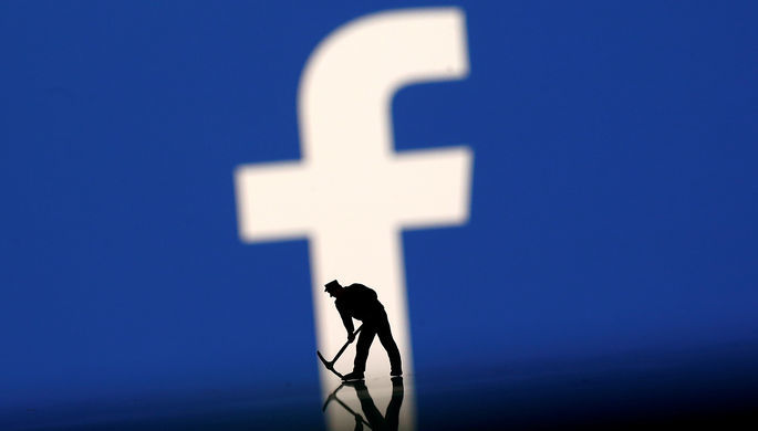 Глава PR-службы Facebook объявил об отставке после скандала. Фото: Reuters