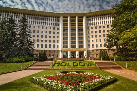В парламенте состоятся "выставки, дни открытых дверей, тренинги, рабочие ателье, беседы с депутатами и почетными гостями". Фото: mold.su.