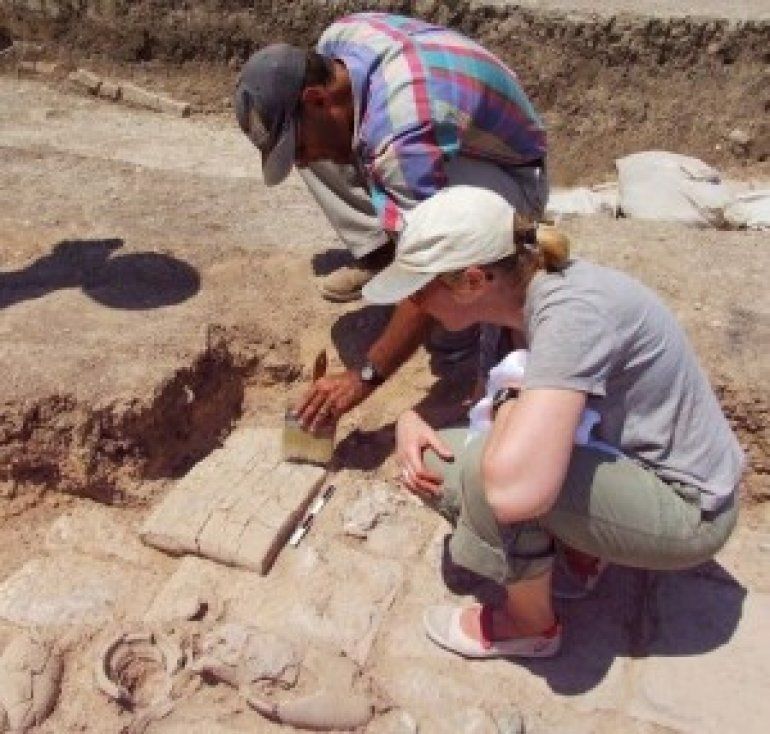 Patru morminte de epocă romană, descoperite la Ungheni