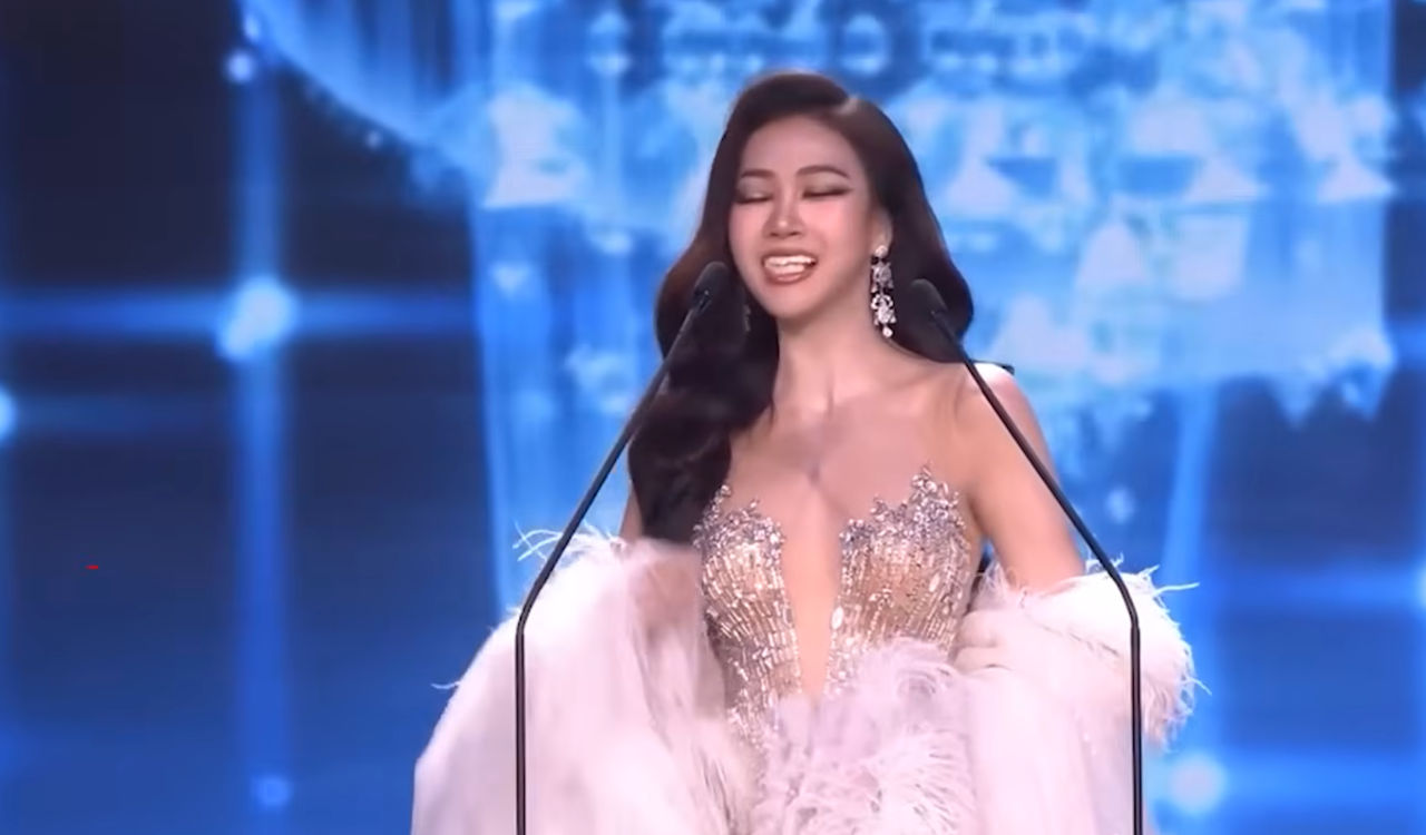 У Мисс Таиланд прямо на сцене выпали зубы.