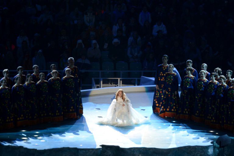 Kremlinul a negat că Samoilova a fost aleasă pentru a reprezenta Rusia în scopul de a provoca Ucraina politic. 