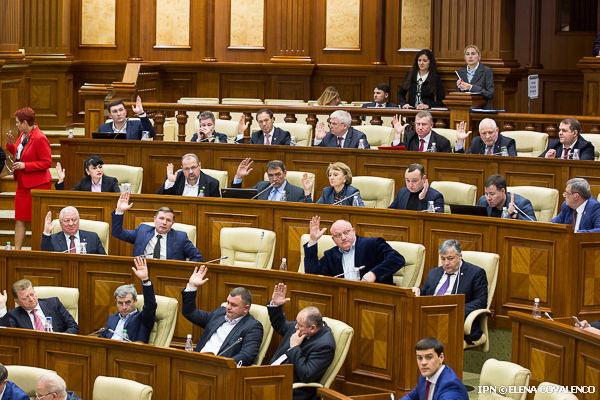 Bugetul de stat pentru 2018, votat în primă lectură.