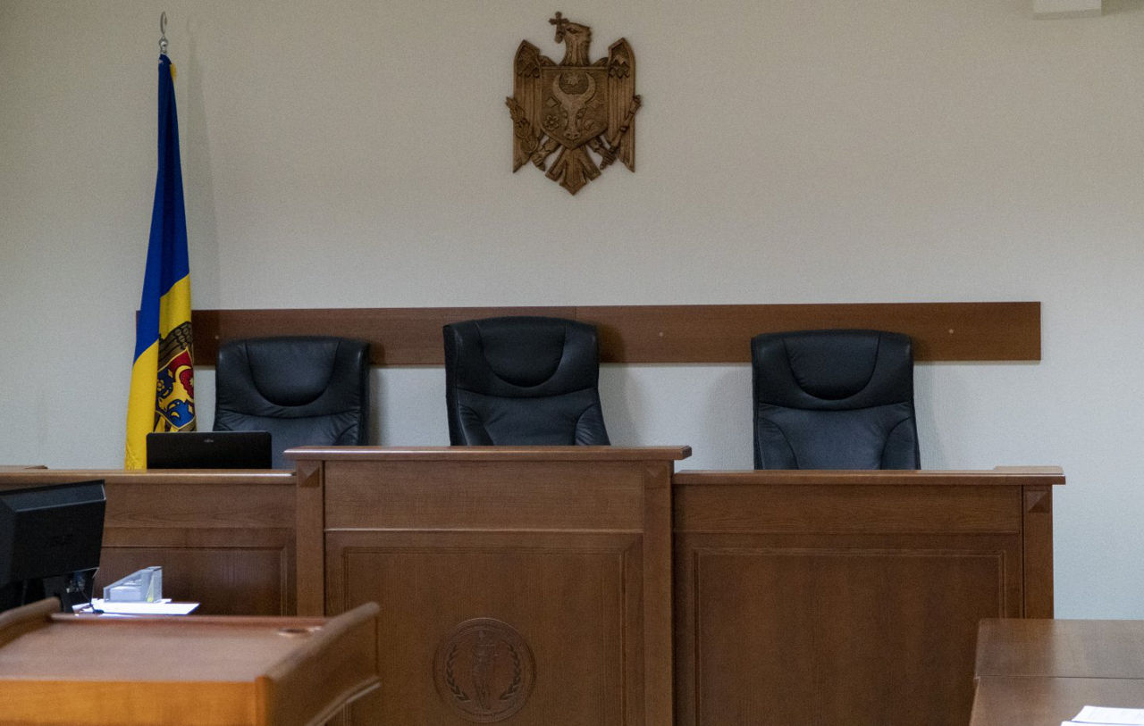 Двое сотрудников больницы Комрата предстанут перед судом за злоупотребления и служебный подлог.