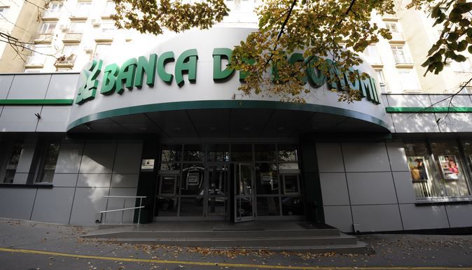 Banca de Economii, Banca Socială și Unibank se află în proces de lichidare după ce prin intermediul acestora a foat sustras un miliard de dolari.