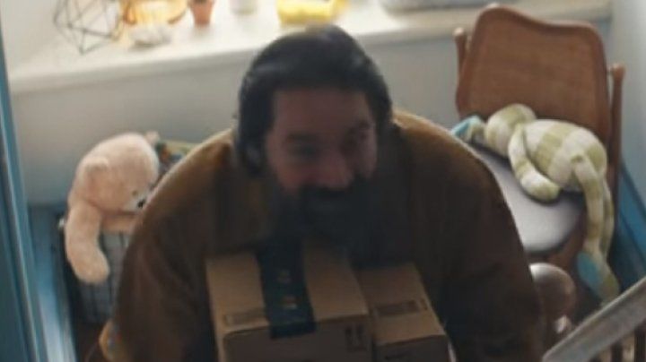 Părinții acuză că o reclamă Amazon le-a stricat Crăciunul copiilor. Răspunsul companiei