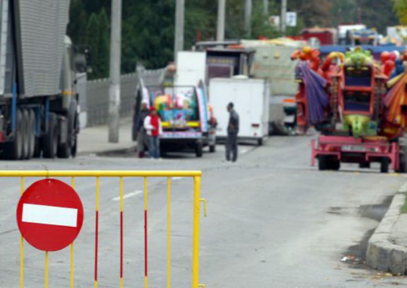 Circulaţia transportului pe unele străzi din Capitală va fi sistată, astăzi, până la ora 14:00.