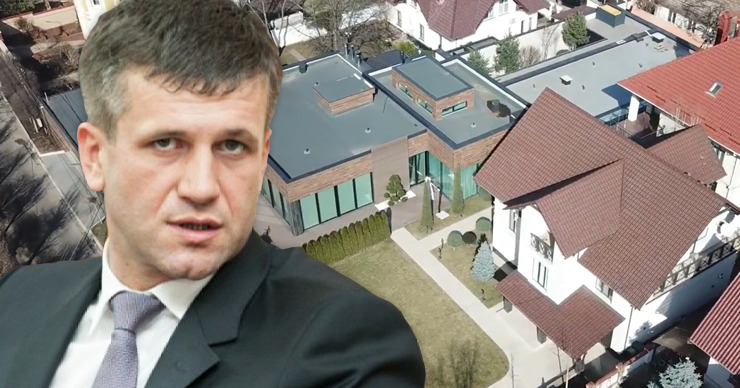 Экс-глава СИБ живет в роскошном доме, записанном на его родственников. Коллаж: Point.md