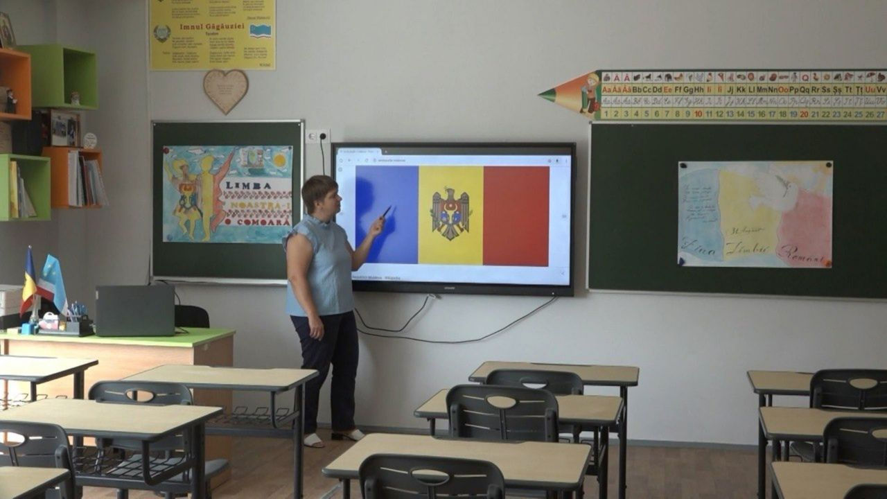Учителей из других районов привлекают в школы Гагаузии из-за нехватки кадров.