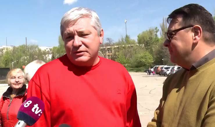 Вместо Воронина почтить память Ленина пришел его сын.
