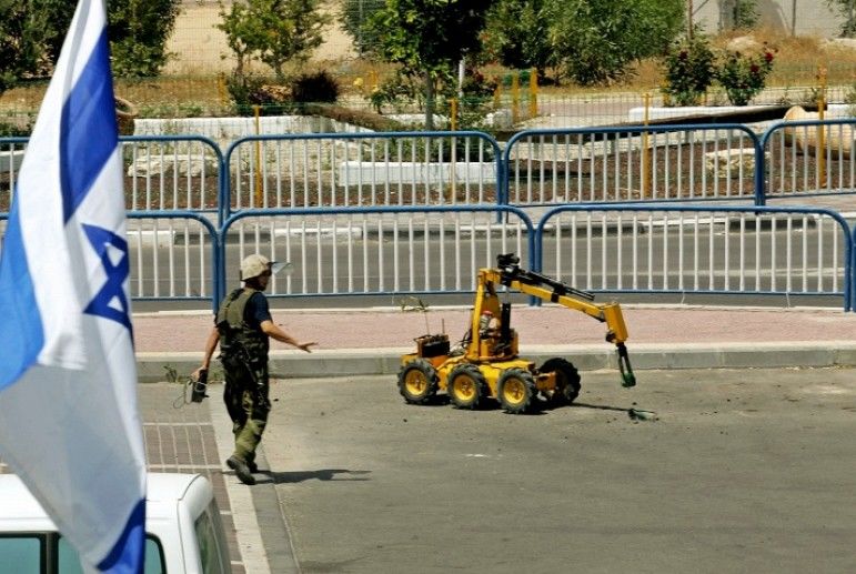 В туристическом районе Тель-Авива обезврежена бомба.