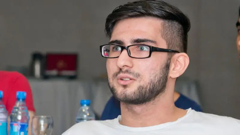 Un om de știință pacificator, arestat în Azerbaidjan pentru trădare.