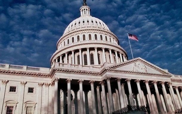 Источники в правительстве США не исключают, что "шатдаун" может продлиться в стране до апреля 2019 года.