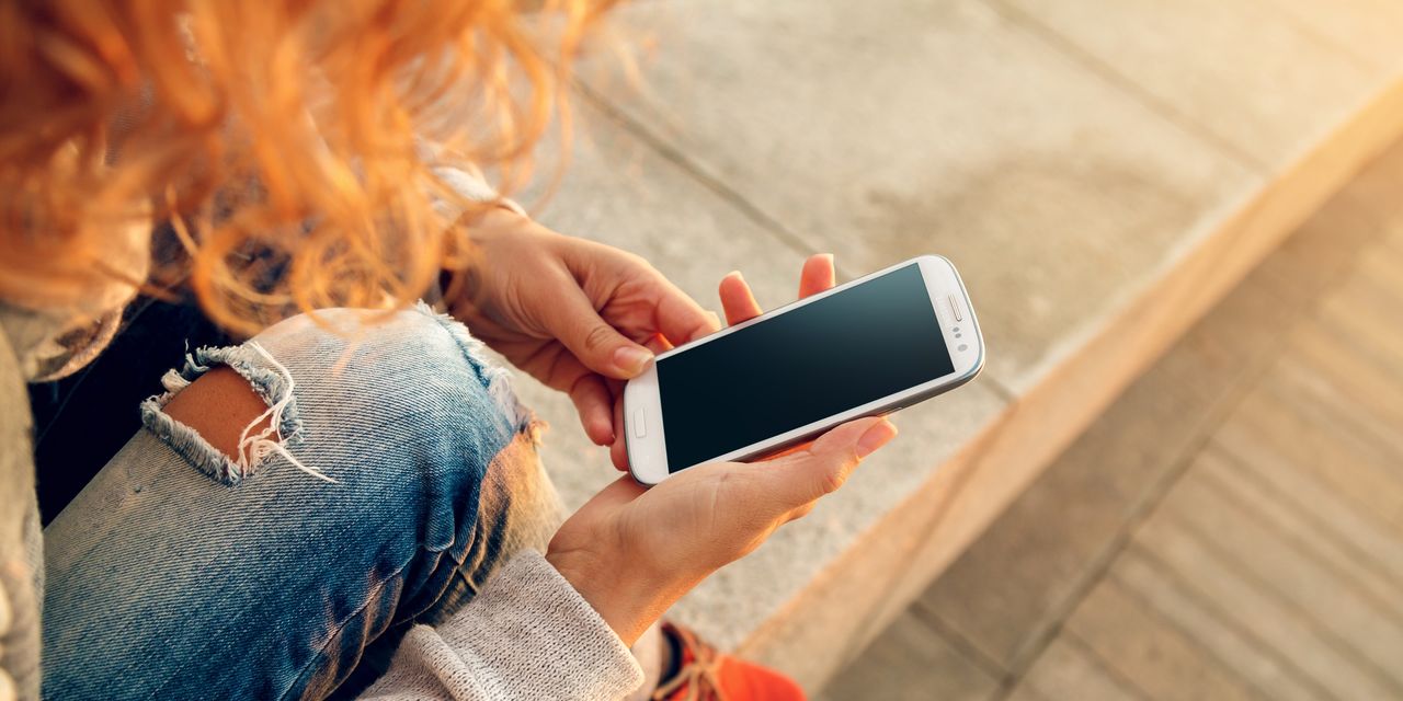 Названы способы, которые минимизируют вред от смартфона.