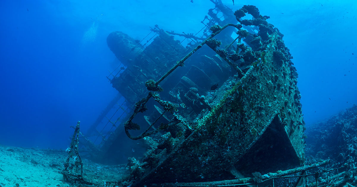 Un cimitir de nave cu un velier perfect conservat, descoperit la fundul lacului Constanța.