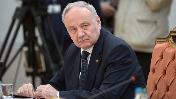 Тимофти не обзавелся личным автомобилем и новой недвижимостью.