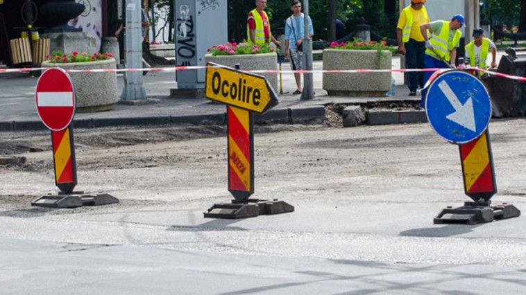 În zilele de week-end, bulevardul Ştefan cel Mare şi Sfânt continuă să fie închis pentru circulaţia rutieră. Foto: ipn.md