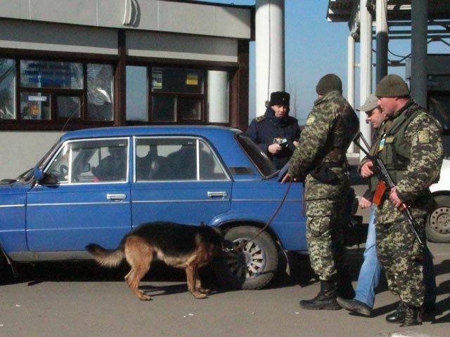 Послабления в режиме пропуска связывают с праздниками.