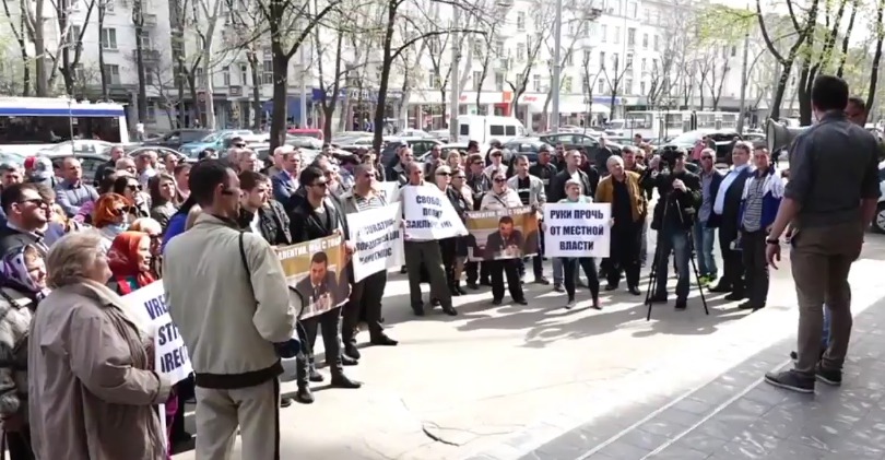 Граждане выступили в защиту активистов «Нашей Партии».
