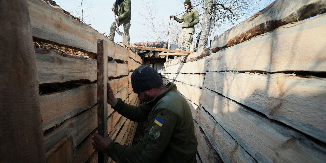 NYT: Украина "лихорадочно" окапывается перед новым наступлением РФ.
