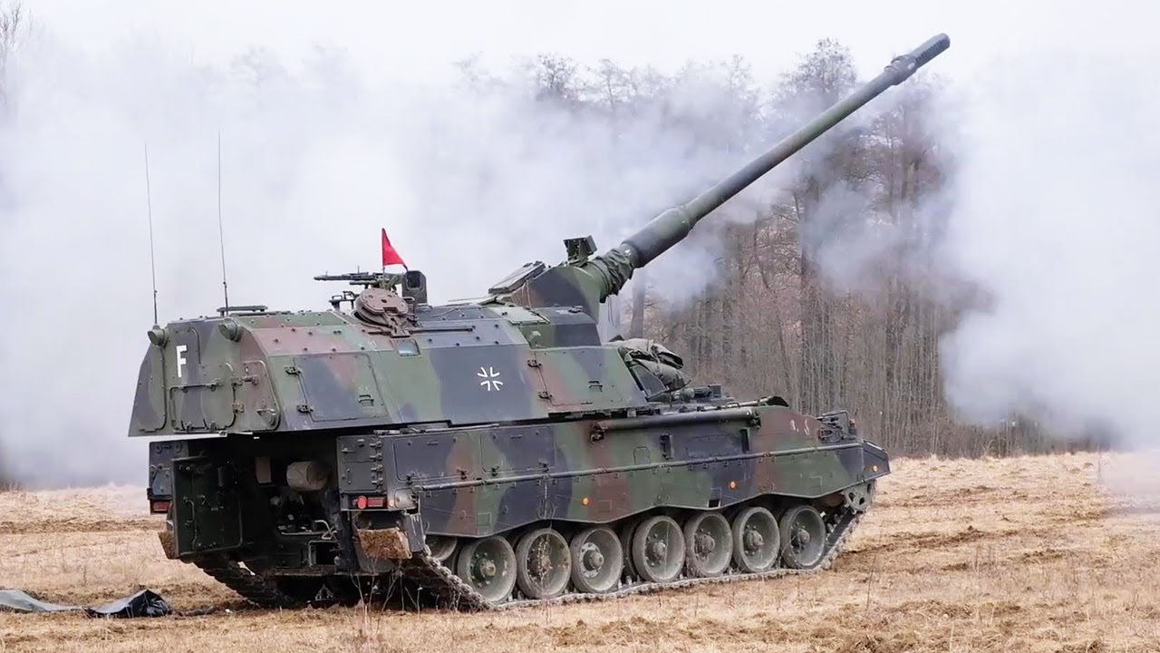 Германия начала тренировку украинских военных на Panzerhaubitze 2000.